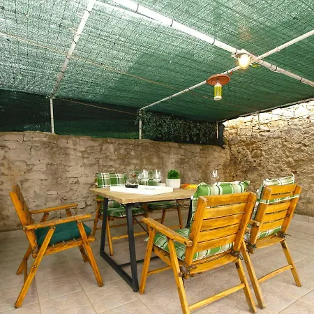 Сasa de vacaciones House Andrea 1869 *